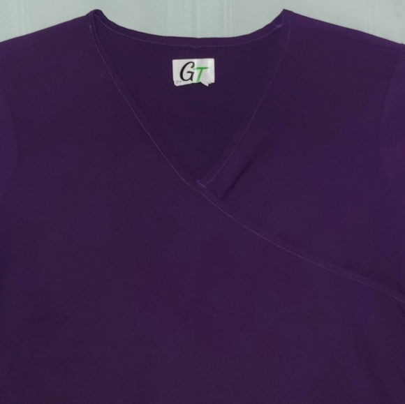 GT Performance Silky Scrub Top Purple size Large - Picture 2 of 2
